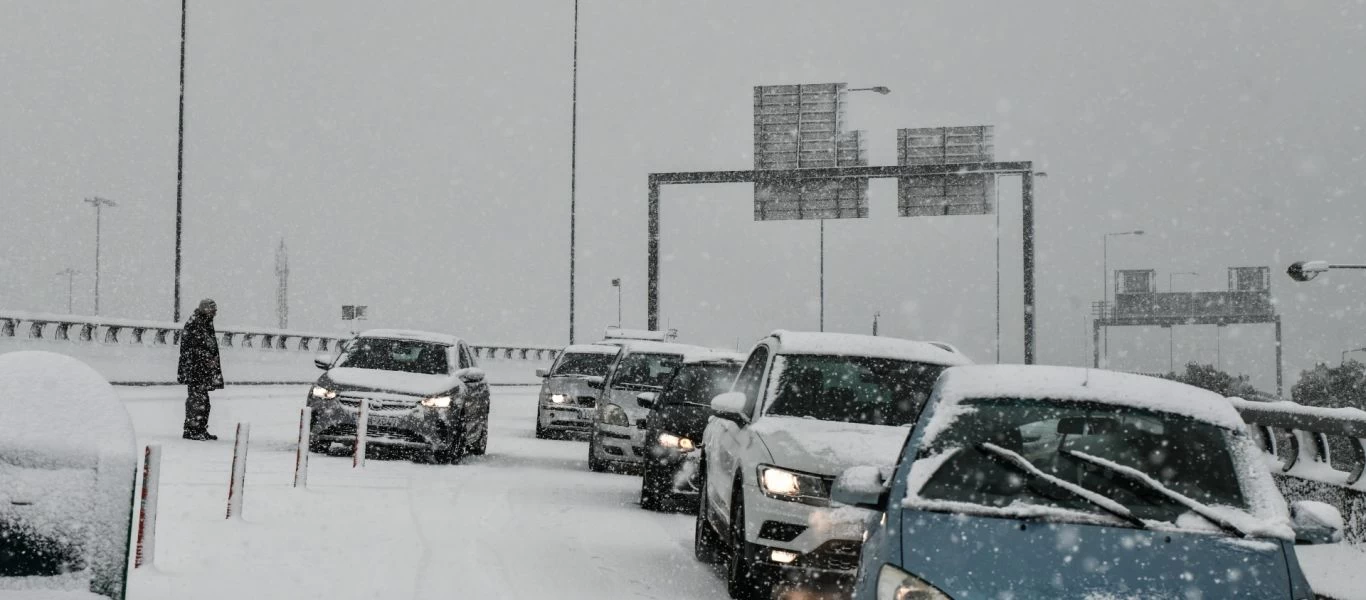 Η επίσημη ανακοίνωση της Αττικής Οδού για την αποζημίωση των 2.000 ευρώ σε κάθε εγκλωβισμένο οδηγό